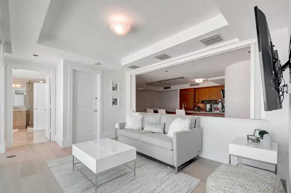 Fort Lauderdale, FL 33316,1200 Holiday DR 1001