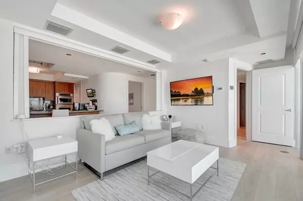 Fort Lauderdale, FL 33316,1200 Holiday DR 1001