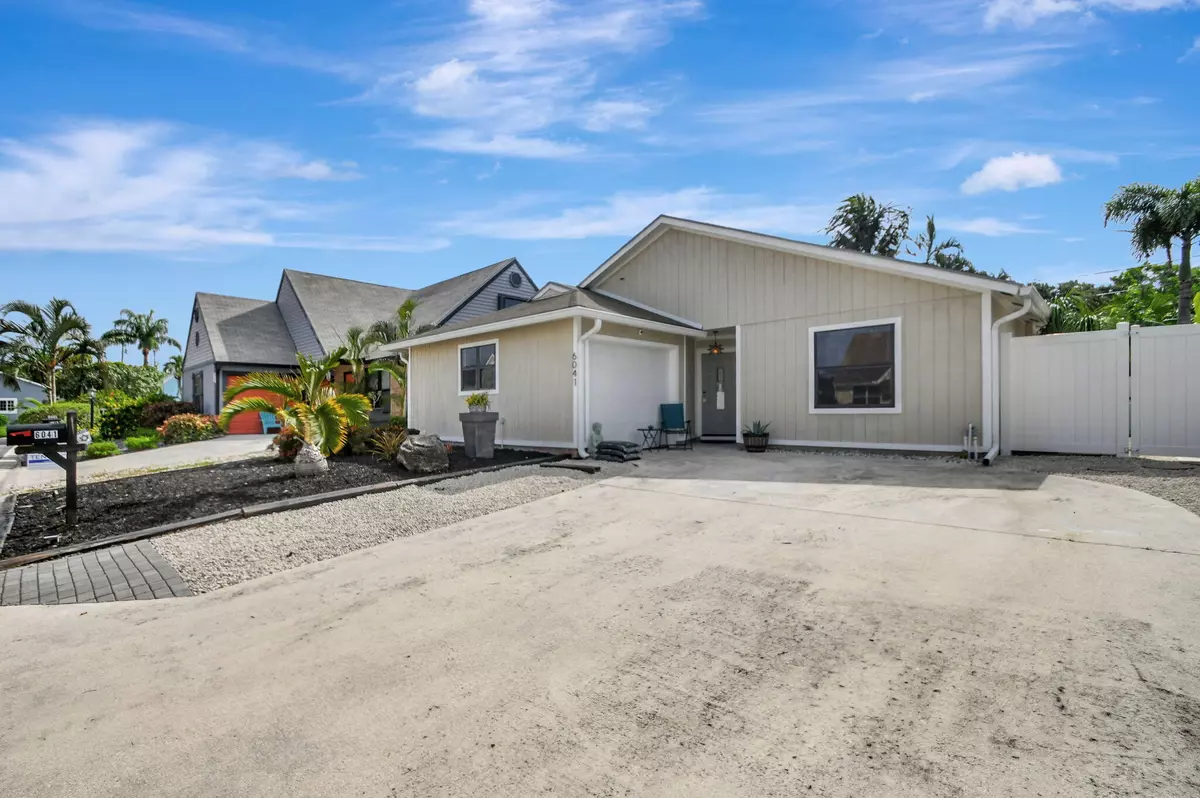 Lantana, FL 33462,6041 Lace Wood CIR