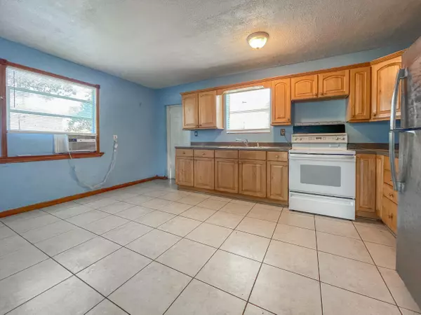732 N G ST, Lake Worth Beach, FL 33460
