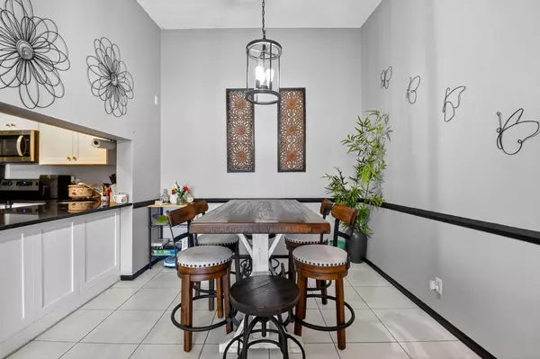 Greenacres, FL 33415,719 Sunny Pine WAY C3