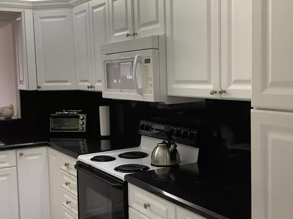 Delray Beach, FL 33484,5728 Phoenix Palm CT A