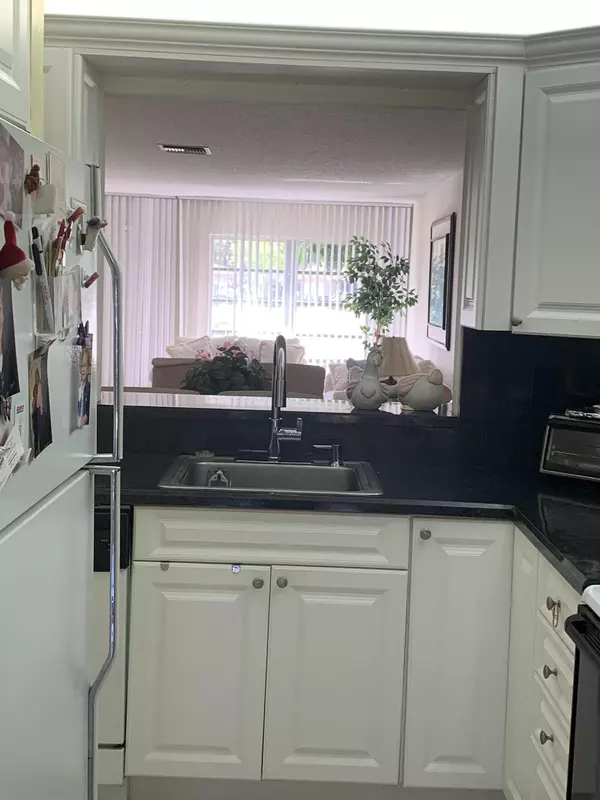 Delray Beach, FL 33484,5728 Phoenix Palm CT A