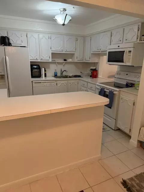 Coral Springs, FL 33065,3000 Riverside DR 209