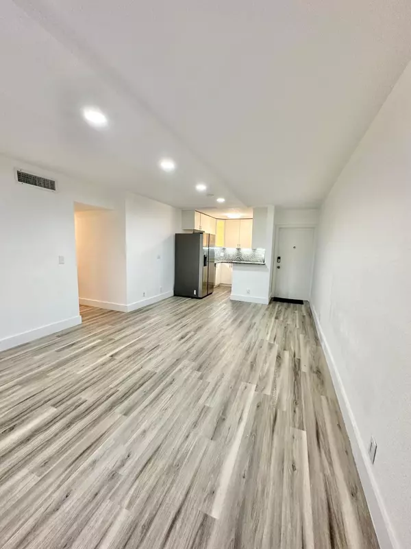 Boca Raton, FL 33486,610 NW 13th ST 16