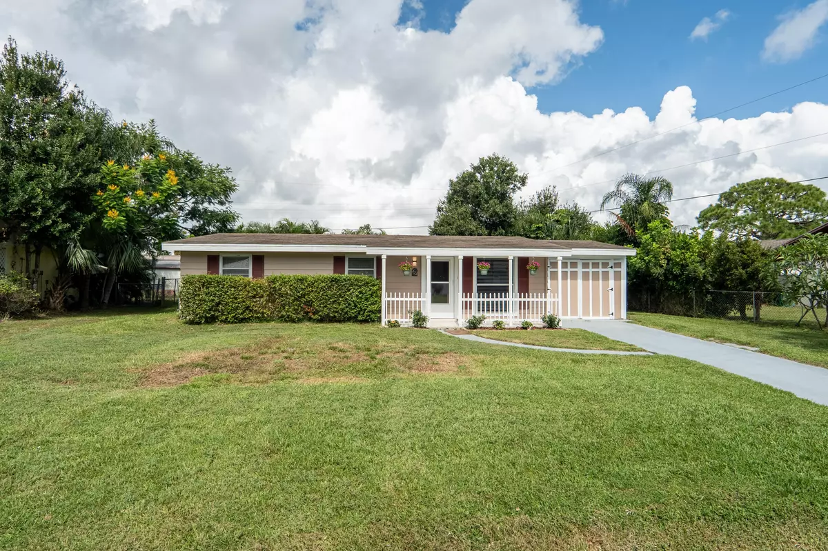 Port Saint Lucie, FL 34952,422 E Coconut AVE