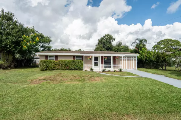 422 E Coconut AVE, Port Saint Lucie, FL 34952