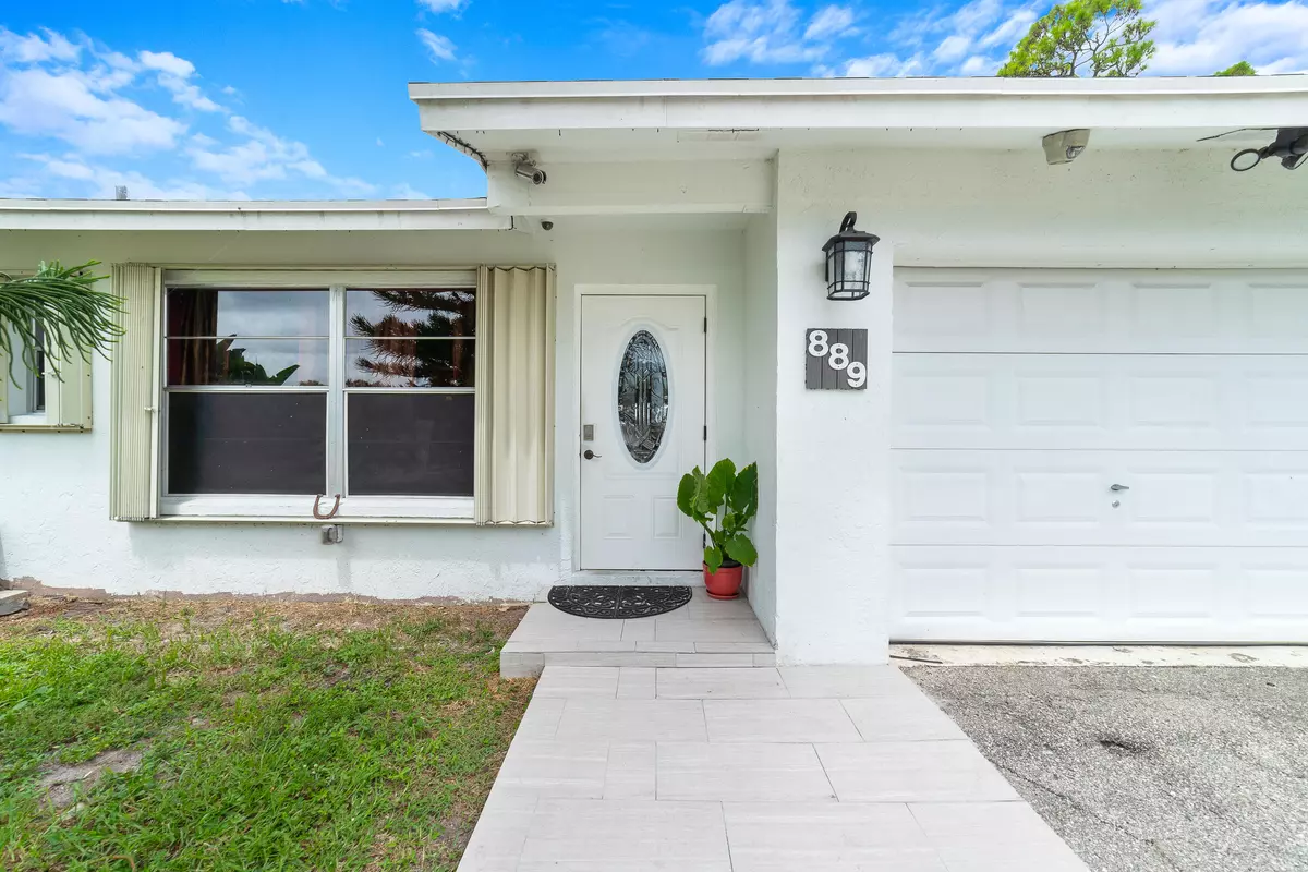 West Palm Beach, FL 33415,889 Fitch DR