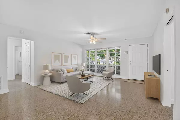 Lake Worth Beach, FL 33461,702 Sunset DR