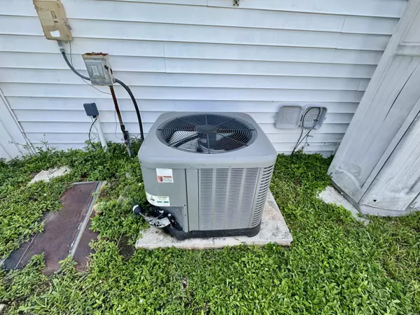 Boca Raton, FL 33433,8157 S South ST