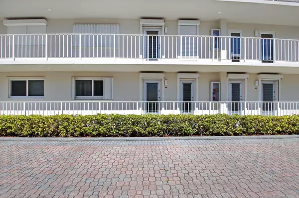 Highland Beach, FL 33487,3100 S Ocean BLVD 102