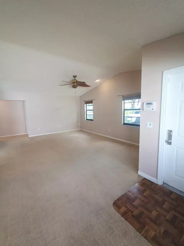 Lake Worth, FL 33463,4374 Walden CIR