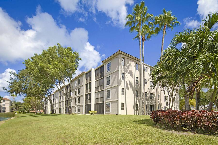 6037 Pointe Regal CIR 301, Delray Beach, FL 33484