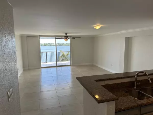 West Palm Beach, FL 33407,1801 N Flagler DR 701 (Seasonal/Annual)