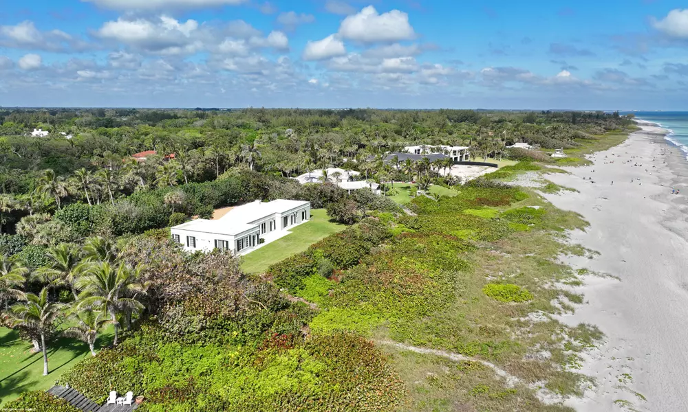 15 S Beach RD, Jupiter Island, FL 33455