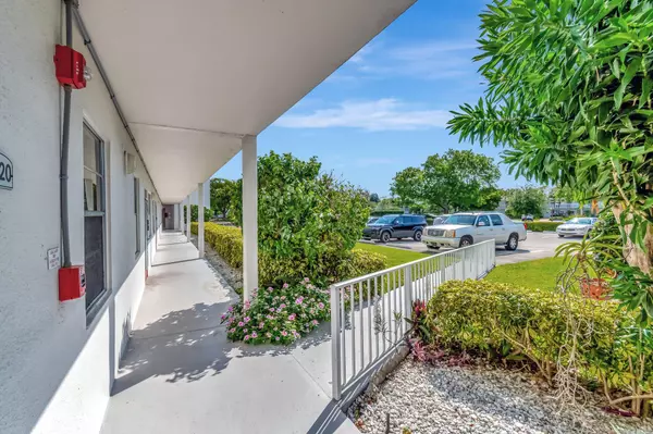 Deerfield Beach, FL 33442,1020 Ellesmere B 1020