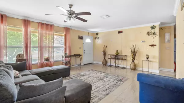 Boynton Beach, FL 33435,117 SE 22nd AVE