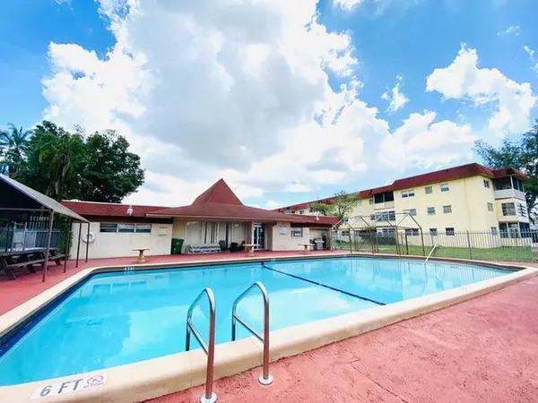4043 NW 16th ST 204, Lauderhill, FL 33313