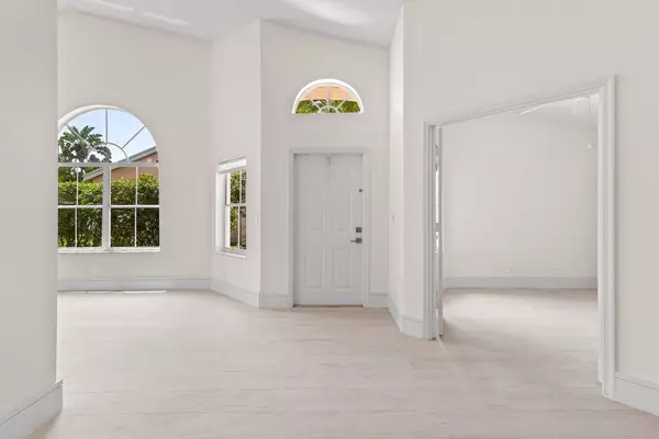 Wellington, FL 33414,10674 Pelican DR