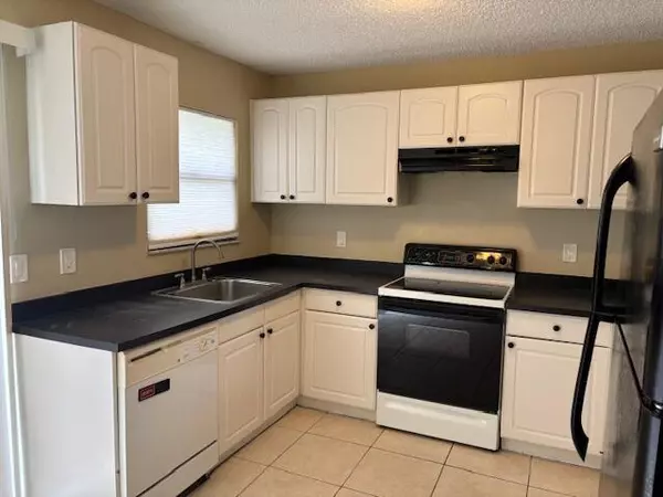 Port Saint Lucie, FL 34953,644 SW Jeanne ST