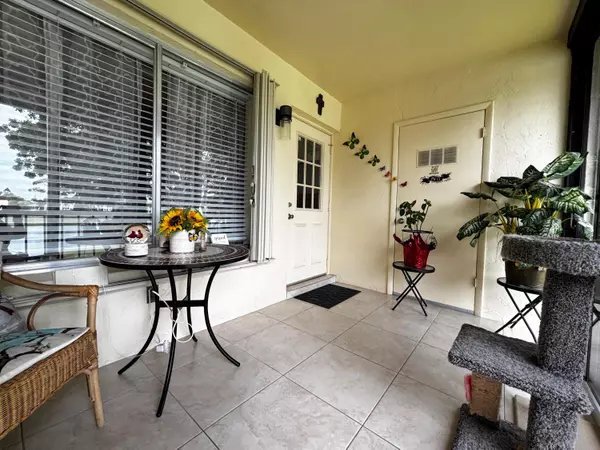 Greenacres, FL 33463,5831 Whispering Pine B2