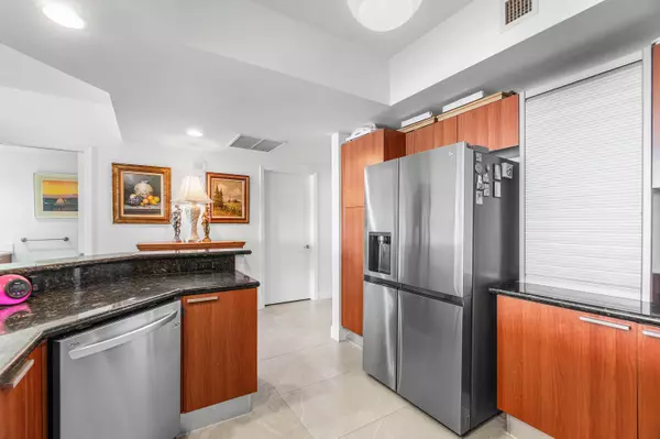 Riviera Beach, FL 33404,2650 Lake Shore DR 1705