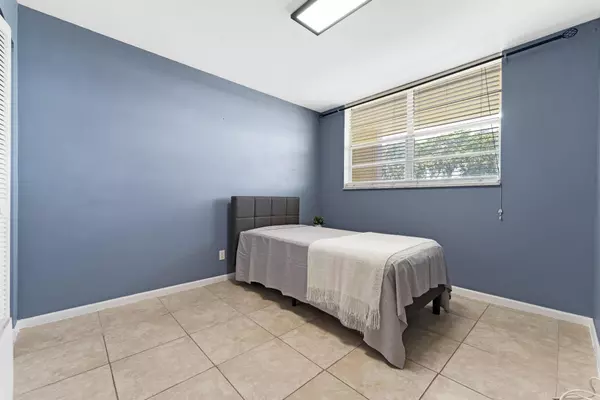 Boca Raton, FL 33428,9949 Sandalfoot BLVD 546