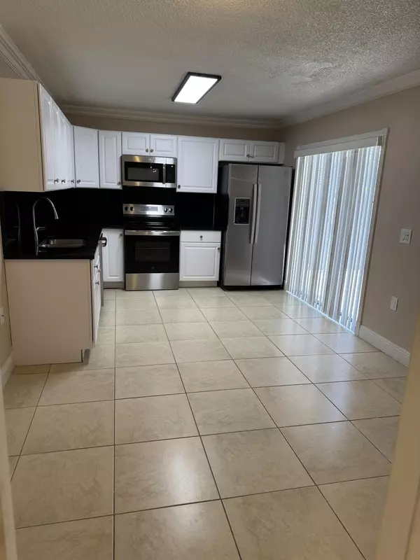 West Palm Beach, FL 33407,915 9th WAY