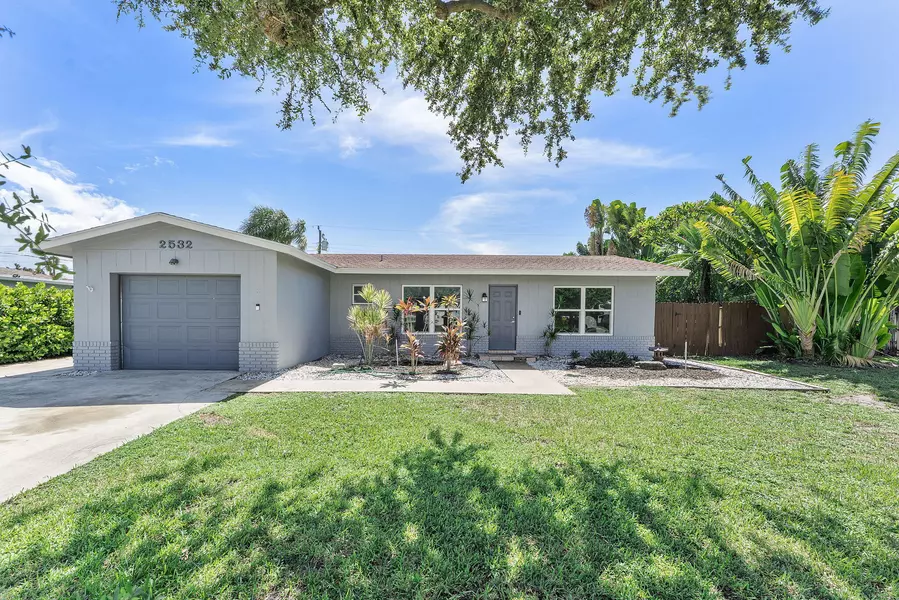 2532 SW 11th CT, Boynton Beach, FL 33426