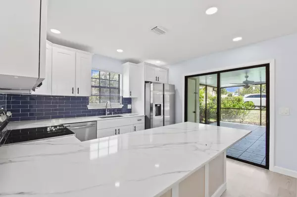 7471 SE Jamestown TER, Hobe Sound, FL 33455