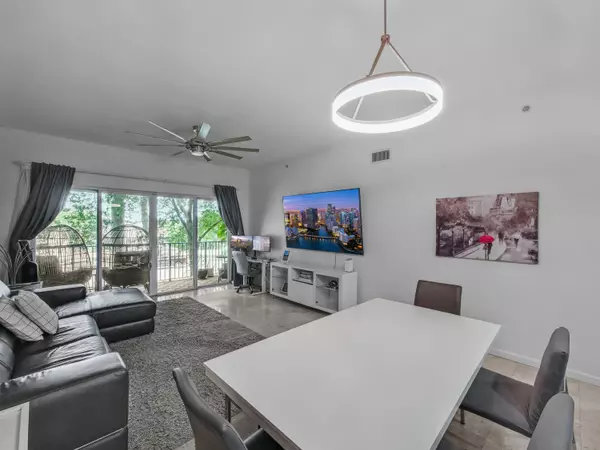 West Palm Beach, FL 33401,1610 Presidential WAY B-207