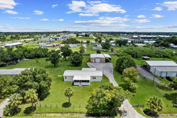 1121 Pony PL, Moore Haven, FL 33471