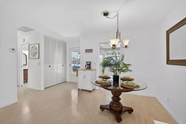 West Palm Beach, FL 33415,2675 W Emory DR C