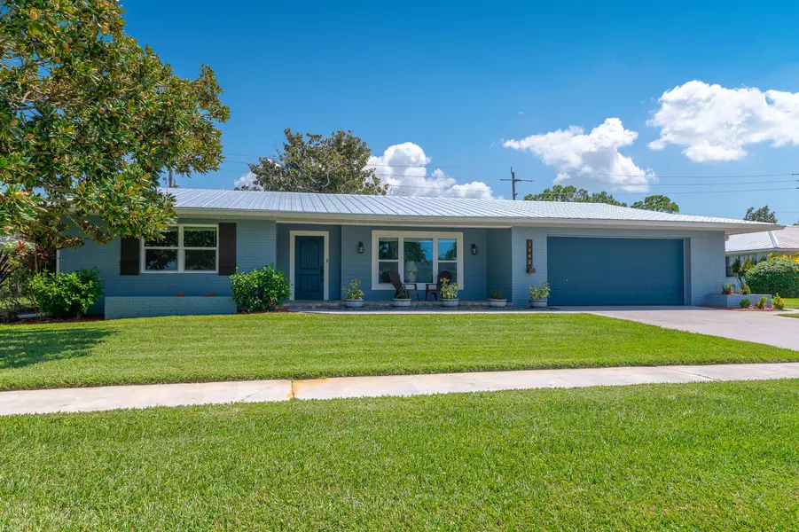 1442 SE Sunshine AVE, Port Saint Lucie, FL 34952