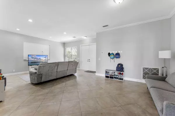 Boynton Beach, FL 33472,10133 Cobblestone Creek DR