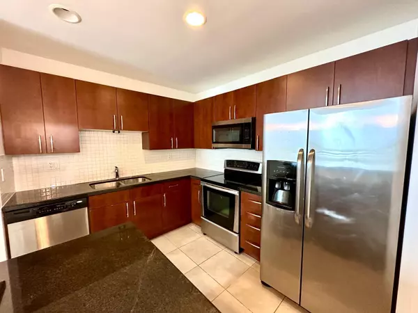 West Palm Beach, FL 33401,300 S Australian AVE 921
