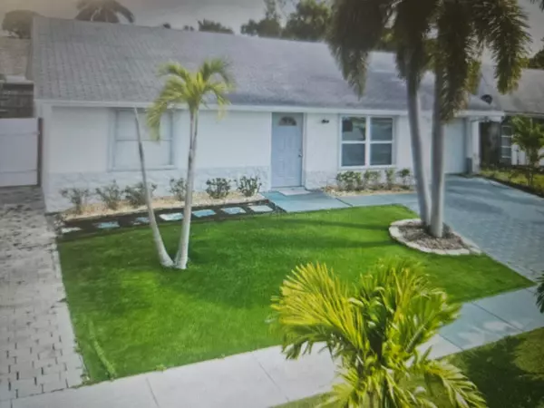 6147 Moonbeam DR, Lake Worth, FL 33463