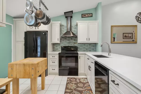 Boynton Beach, FL 33437,5487 Palm Springs LN B