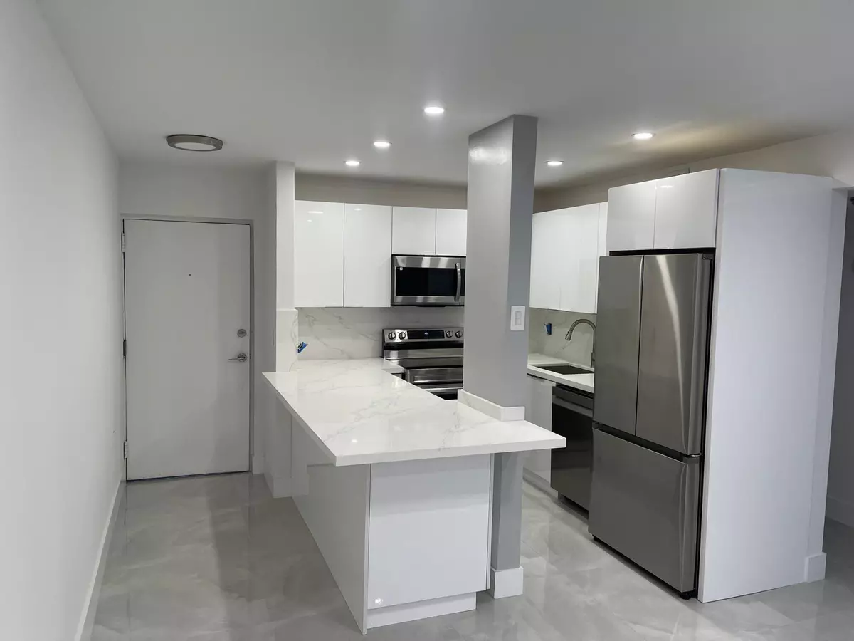 North Miami Beach, FL 33160