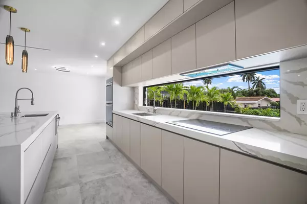 Miami, FL 33179,1860 NE 199th ST