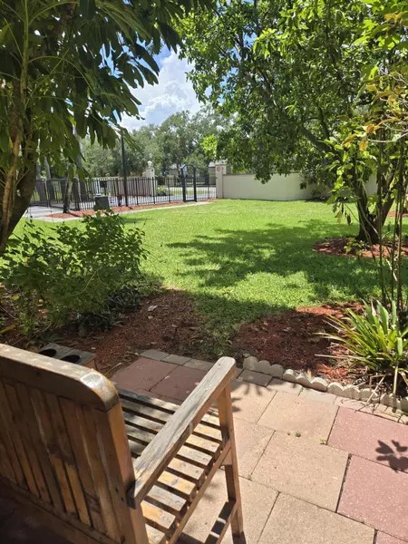 2050 Oleander BLVD 4-106, Fort Pierce, FL 34950