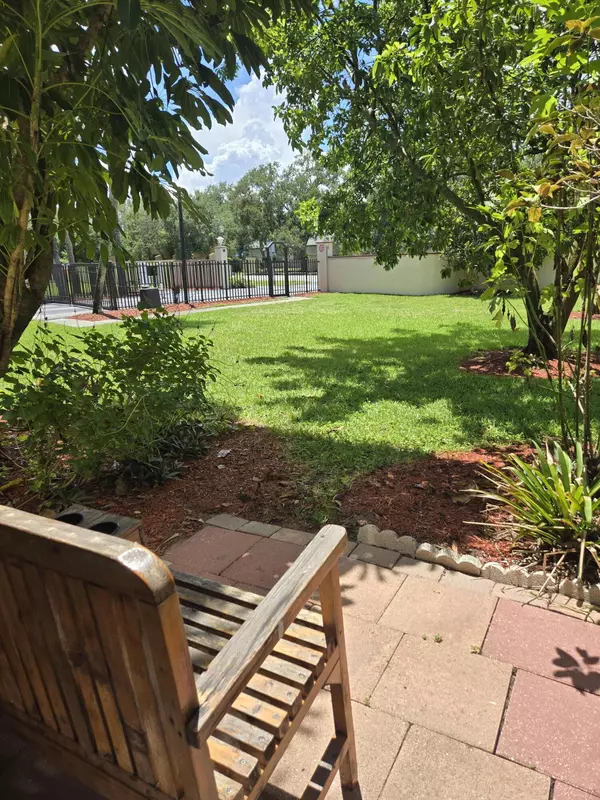 2050 Oleander BLVD 4-106, Fort Pierce, FL 34950