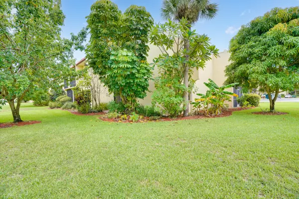 Fort Pierce, FL 34950,2050 Oleander BLVD 4-106