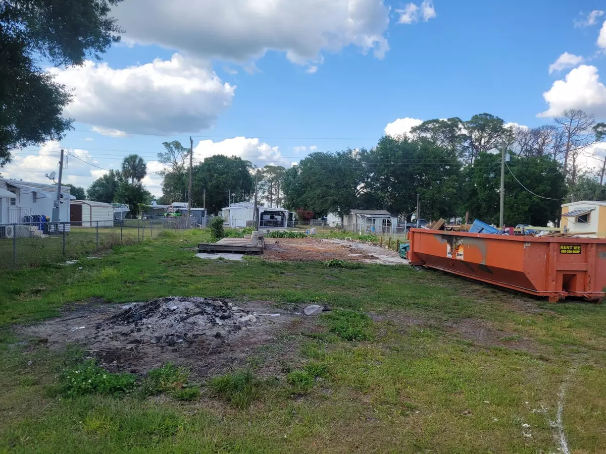 Okeechobee, FL 34974,17215 Broadland LN
