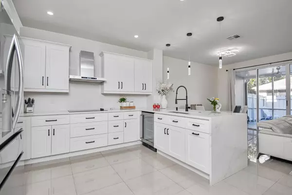 Deerfield Beach, FL 33064,819 NW 42 PL 819