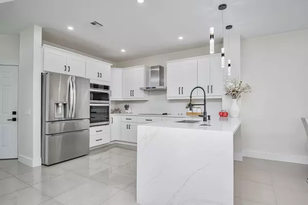 Deerfield Beach, FL 33064,819 NW 42 PL 819