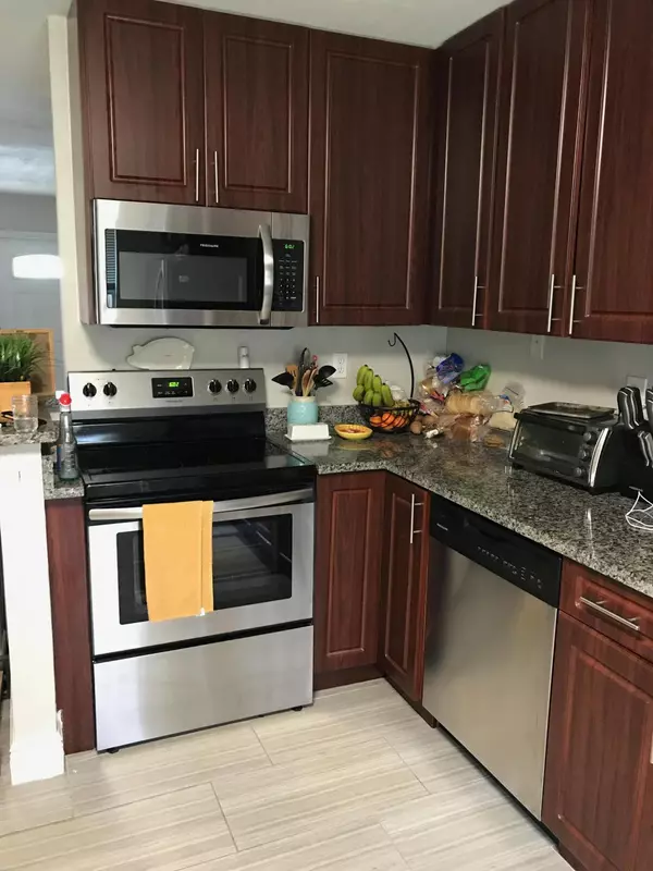 Boca Raton, FL 33487,208 Coventry ST