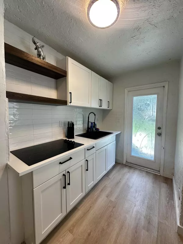 Delray Beach, FL 33444,421 SW 9 CT