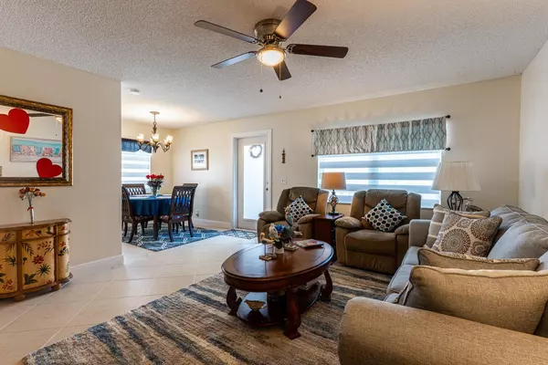 Delray Beach, FL 33484,815 Flanders Q