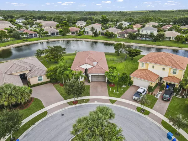 3035 Strada CT, Royal Palm Beach, FL 33411